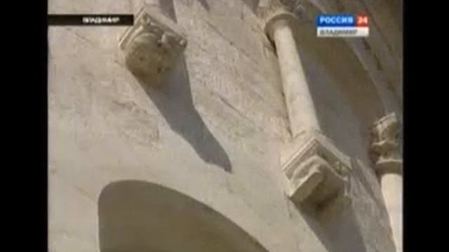 Успенский Собор снаружи был украшен росписью?