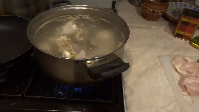 Два БЛЮДА из КУРИЦЫ. Кура фаршированная чесноком. СУП с ПОМИДОРАМИ. РИС по ТАЙСКИ.
