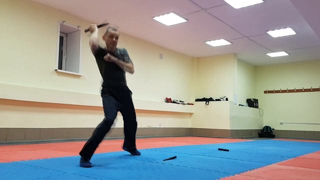 Подбор оружия в кувырке