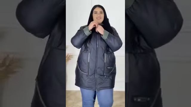 Отличная женская куртка от 60 до 66 размера!