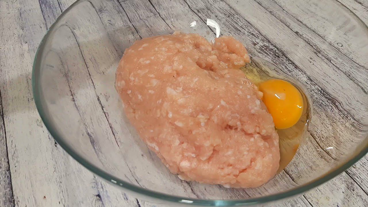 Беспроигрышный ужин для всей семьи! Куриные котлеты под грибным соусом