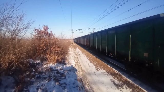 Встреча электровозов 3ЭС5К-191 и 2ЭС5К-124/127 "Ермак" с грузовыми поездами на зимнем Транссибе.