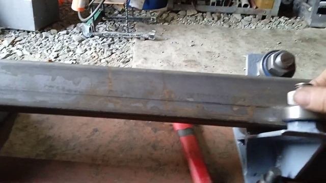 откатные ворота Яксель с   прижимным роликом