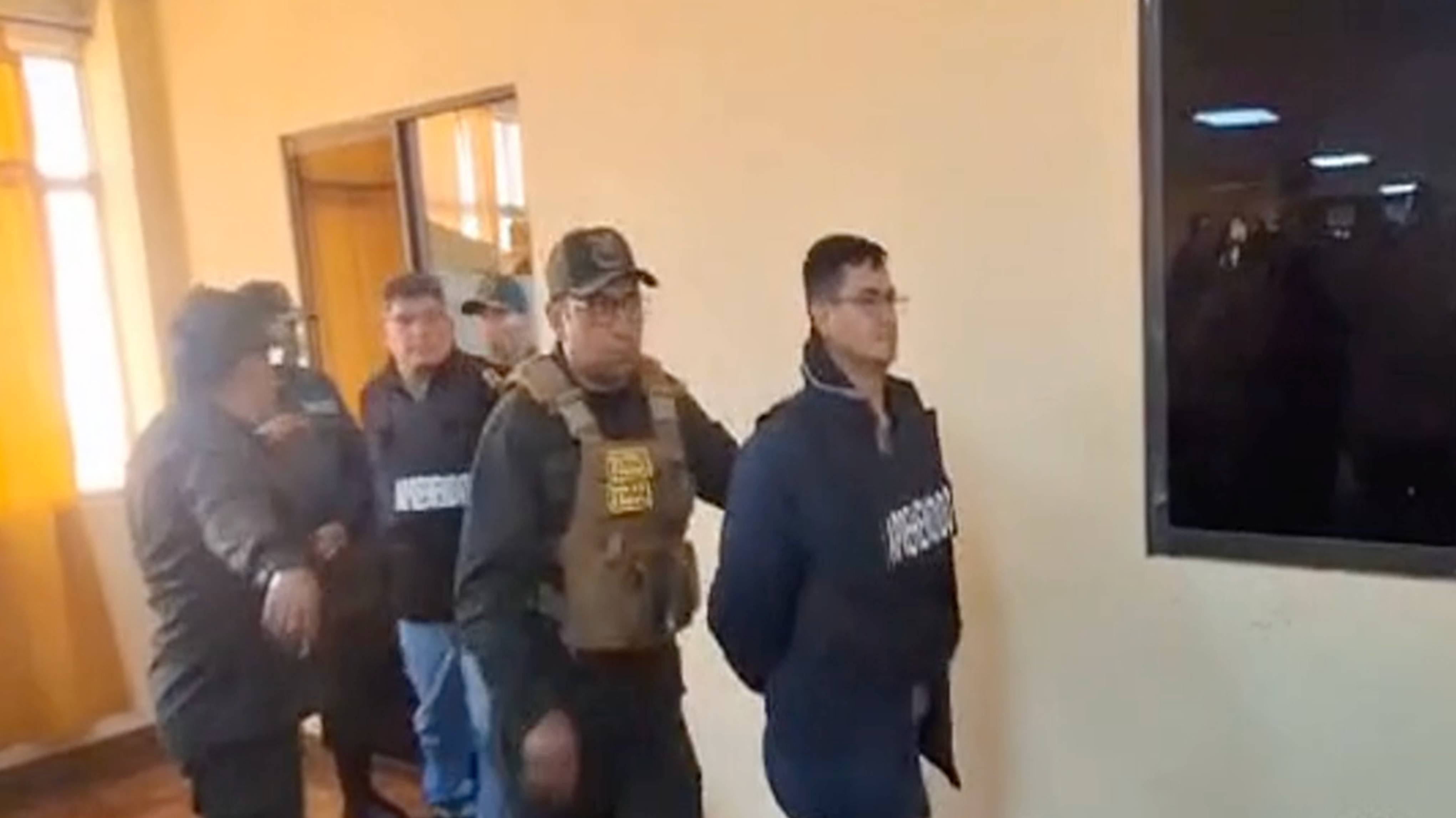 17 человек задержаны из-за попытки госпереворота в Боливии