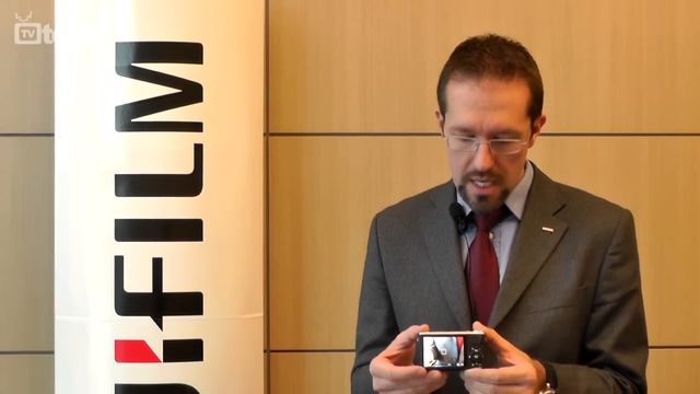 Fujifilm XQ2: dal vivo la nuova versione della compatta tascabile "Pro" - TVtech