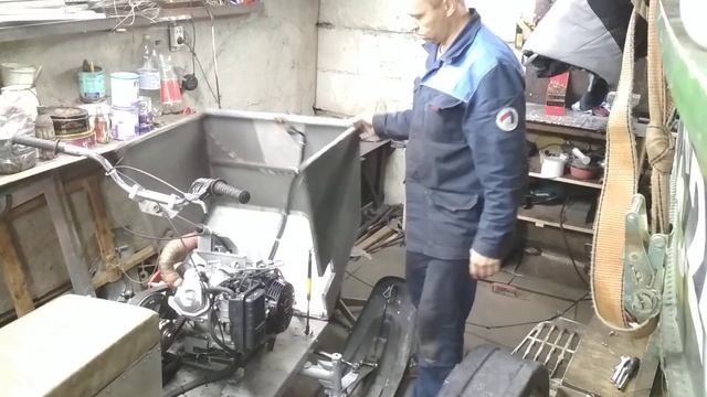 Самодельный снегоход 2017-2018, упор капота.