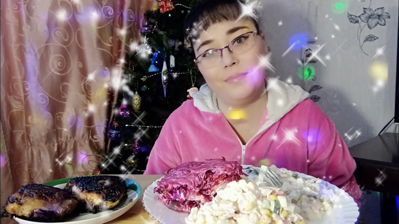 Мукбанг _ Новогодние салаты _ Шашлык_ Травят собак_.mp4