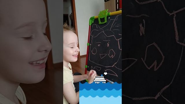 Элис рисует корабль и рыбу🤭