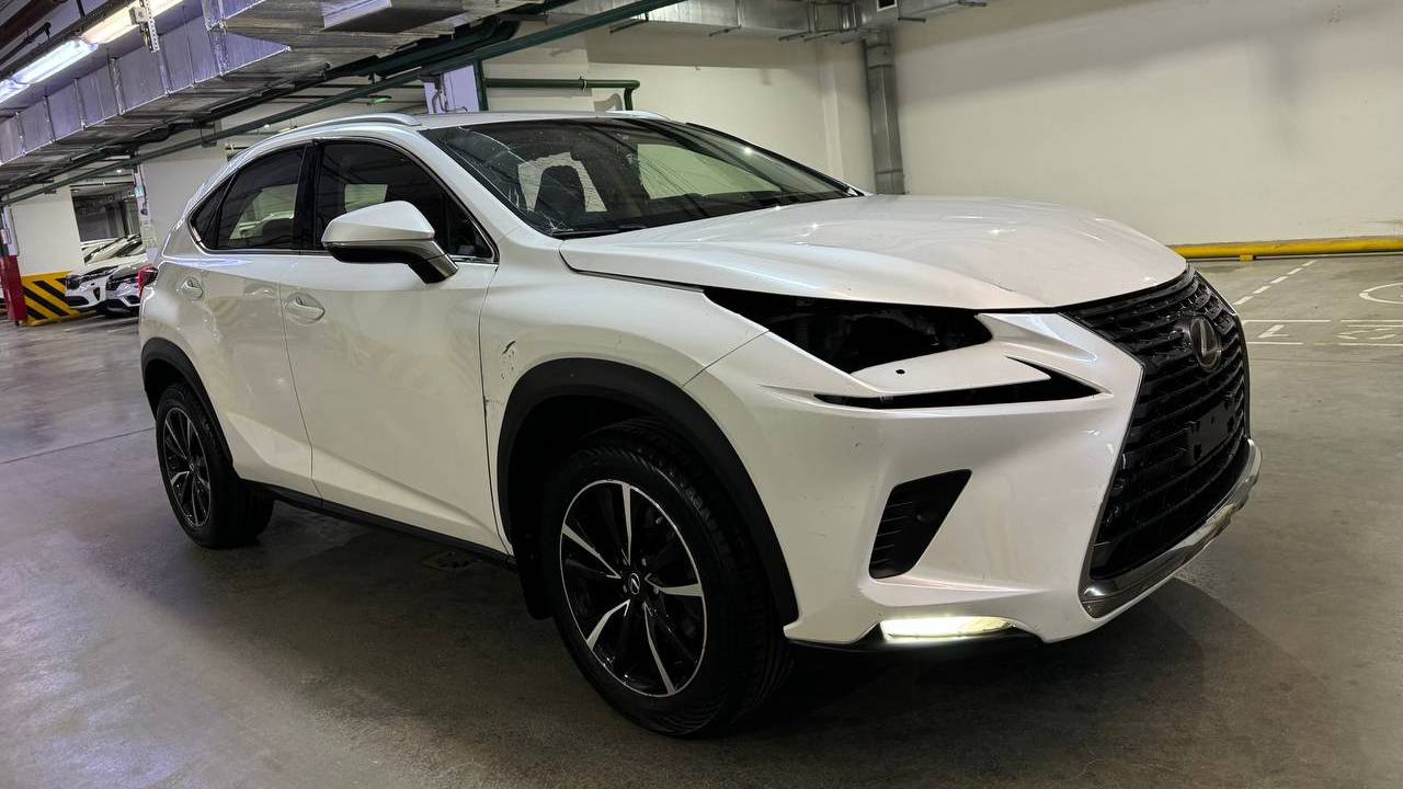 Lexus NX300; 2,0 AT; 2017; Белый