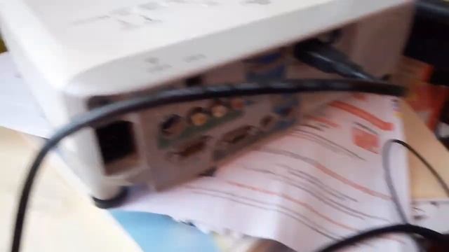 El audio de mis altavoces se va al conectar un proyector con HDMI - Solución