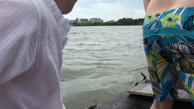 18+ много мата! Покатались на самой дешевой моторной лодке мотор стрела