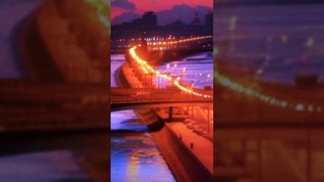 Одна Москва-Река шла в трубы для центрального отопления зимой и для змеевиков и мытья посуды летом…