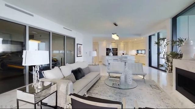 Porsche Design Tower | POCKETLISTING