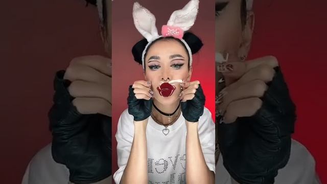 А во сколько лет вы впервые начали красится??