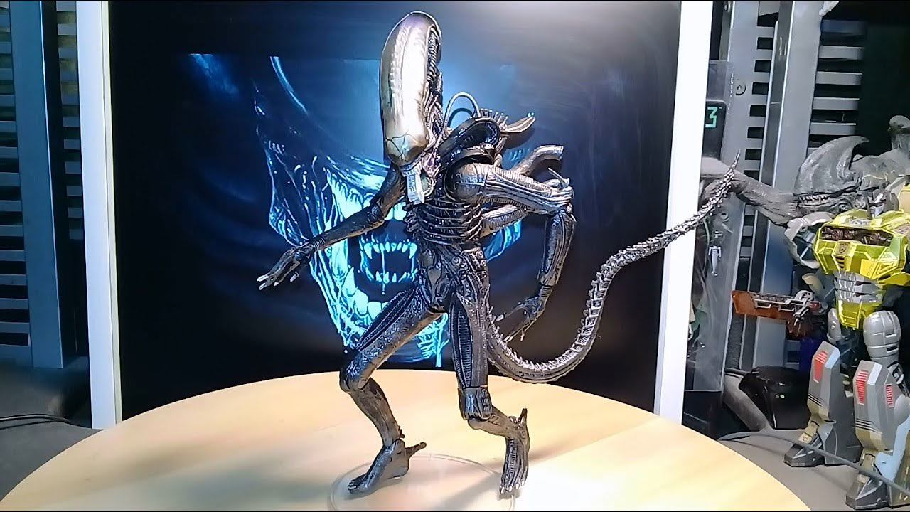 Neca 2008 Big Chap Alien (A "How To Choose Your Original Toy" tutorial)+ Unpackaging and Comparision