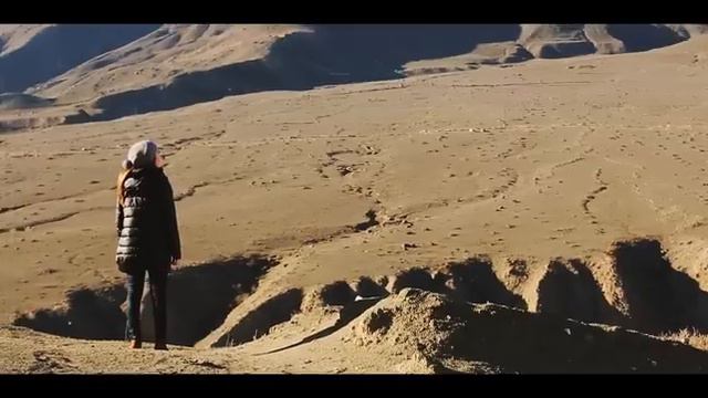 Two strangers in the mountains