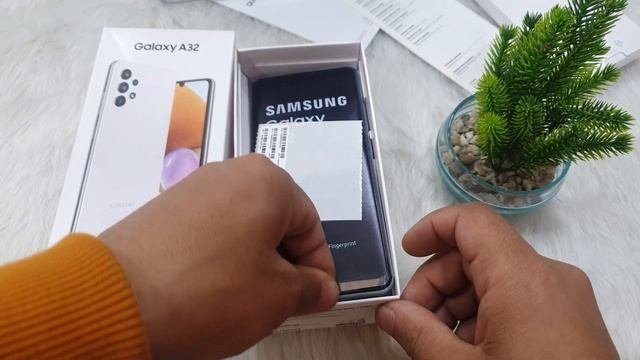 Samsung Galaxy A32 Unboxing , Why without headphones ?
