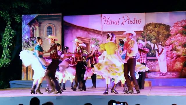 Народный балет Канира в городе Мерида, Юкатан1