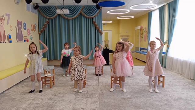 Танец "Модница", Исполняет: Ансамбль "Маленькие звездочки", 5 лет