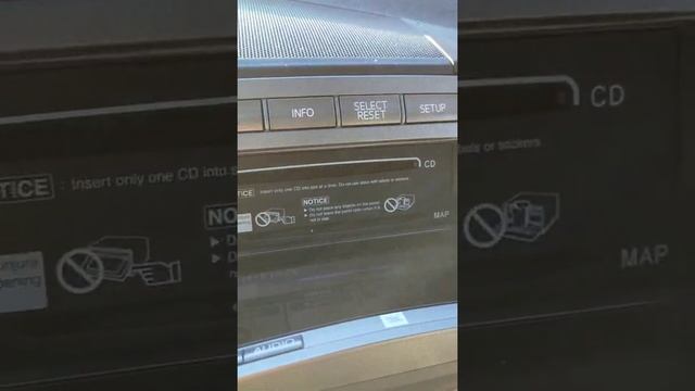 toyota venza .диск навигации.вынуть.