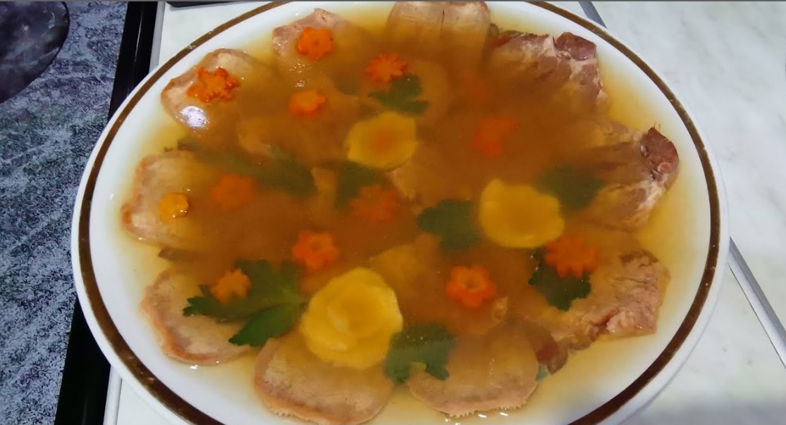 Праздничное, вкусное заливное. Не стыдно подать на стол. Festive, delicious aspic.