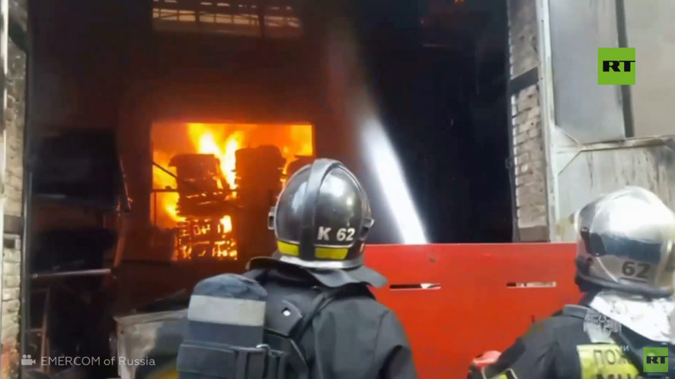 بالفيديو.. حريق هائل في ضواحي موسكو