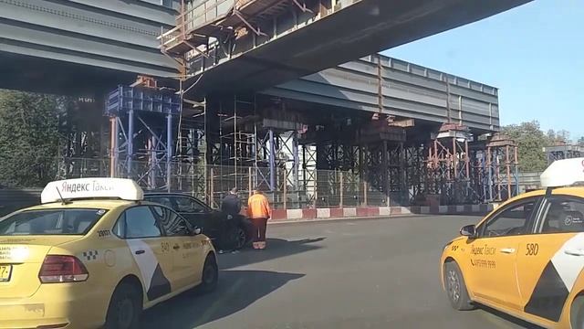 #таксимосква Стоянка в Шереметьево. Стоишь мало - платишь много.