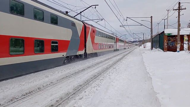 ЭП2К-426 С Скорым Двухэтажным Поездом 066Й Москва Тольятти Проходит Платформу Могутовая