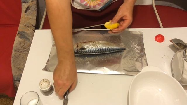 Запеченная скумбрия в фольге:)))