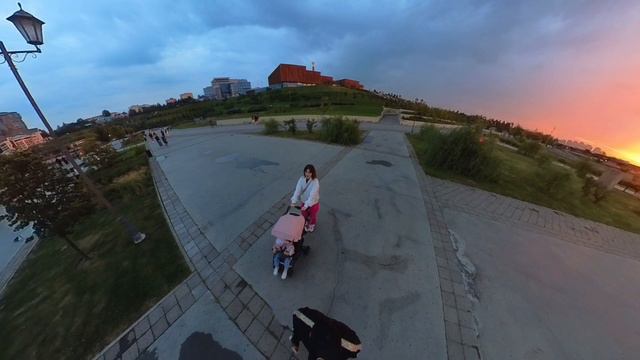 Прогулка с семьёй😍