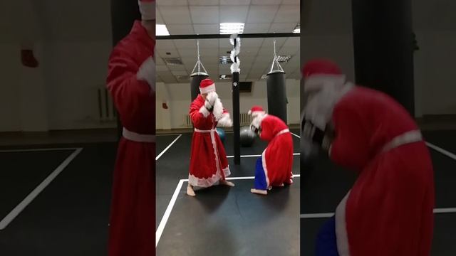 МОРОЗКИ ТОЖЕ ТРЕНИРУЮТСЯ!)))