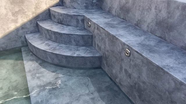 Шикарный бетонный бассейн 5×3 м в плёнке Renolit Alkorplan Vanity Urban😍