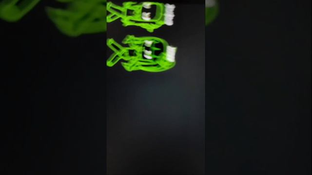 Чорный и серый и белый