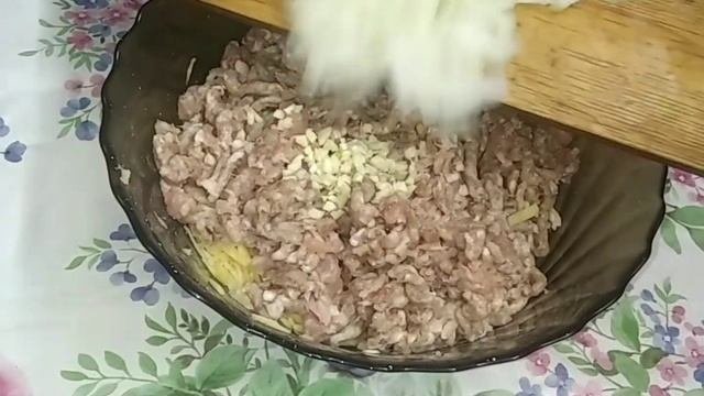 Мясные котлеты с добавлением картофеля и капусты