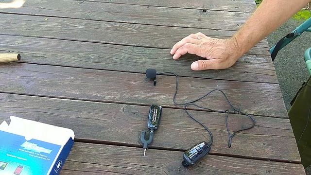 Беспроводной петличный микрофон / Wireless lavalier microphone