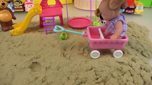 Baby doll and Marsha and the Bear tree house toys play