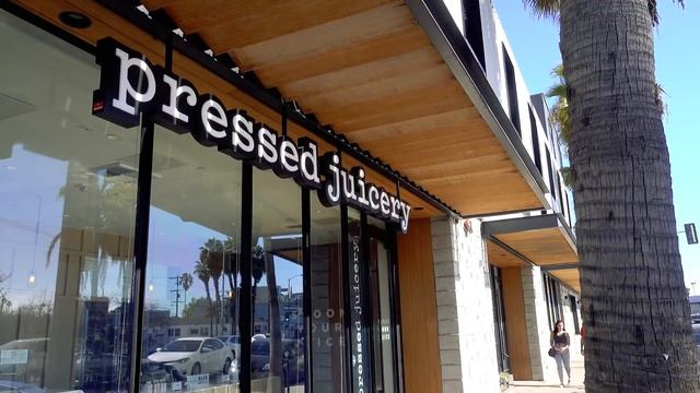 Los Angeles Travel Guide: Top Things To See, Do & Eat in Venice
