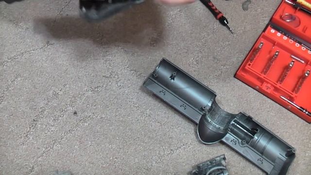 Dyson V6 Animal - How to dismantle and service the brushroll housing!