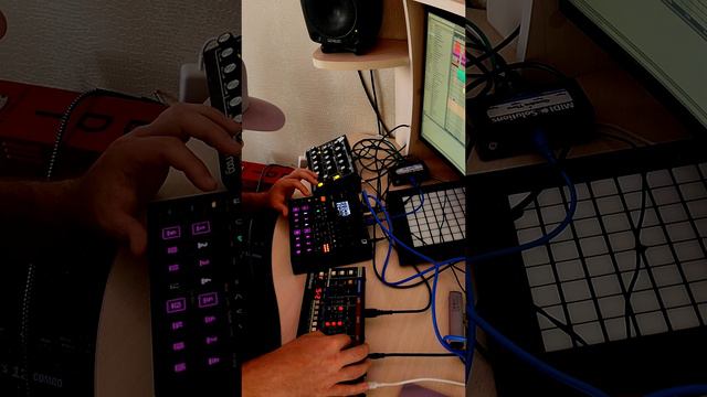 Готовлюсь к выступлению на Signal. Elektron Digitakt II, Moog Minitaur & Roland JU-06A