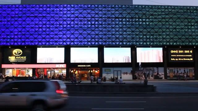 Проекционные экраны /  ТЦ «Ocean Plaza»