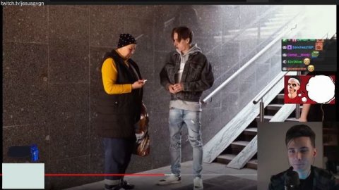 ХЕСУС СМОТРИТ: ОТБИТЫЙ ГОПНИК ПИКАПИТ ДЕВУШЕК! СЕЛА НА ЛИЦО НЕЗНАКОМЦУ! РЕАКЦИЯ ЛЮДЕЙ! PRANK ?