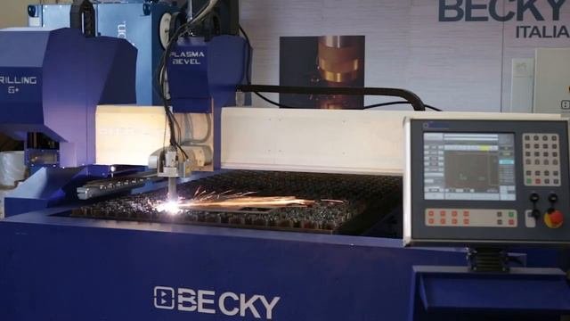 Плазморез Cebora - Elettro PLASMA 1880 SYNERGIC LCD