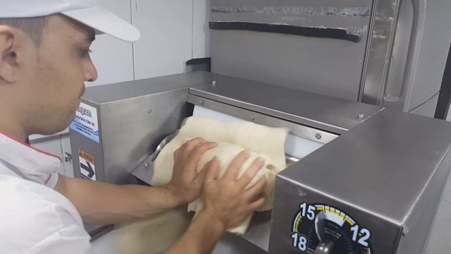 Dough breaker. Soba sola