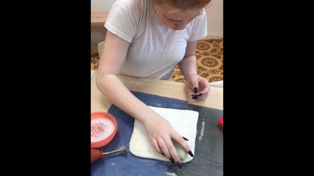 Изготовление кашпо к комбинированной технике валяния (фелтинг, фильцевание). Кийски В.В. (13 лет)