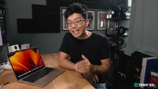 Apple MacBook Air M2 Review - Still THE MacBook To Get?
