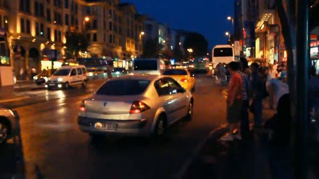 Стамбул вечером 8:00