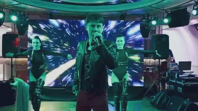 Сергей АРУТЮНОВ - Целый Мир (LIVE c танцорами)