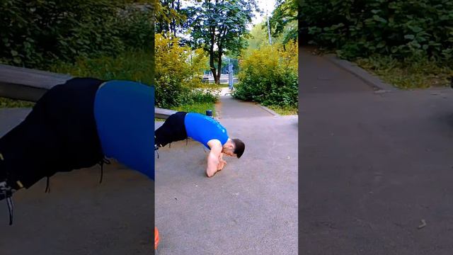 Тренировка плеч со своим весом #calisthenics #домашниетренировки #фитнесдома #спорт