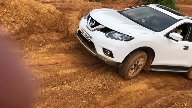 Nissan X-trail SV 4WD off road test