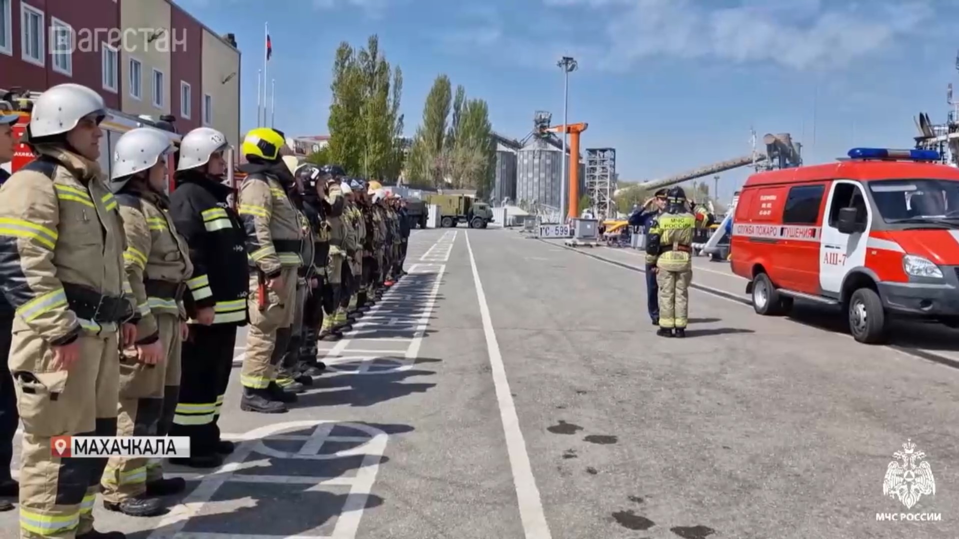 Совместные пожарно-тактические учения в акватории Каспийского моря